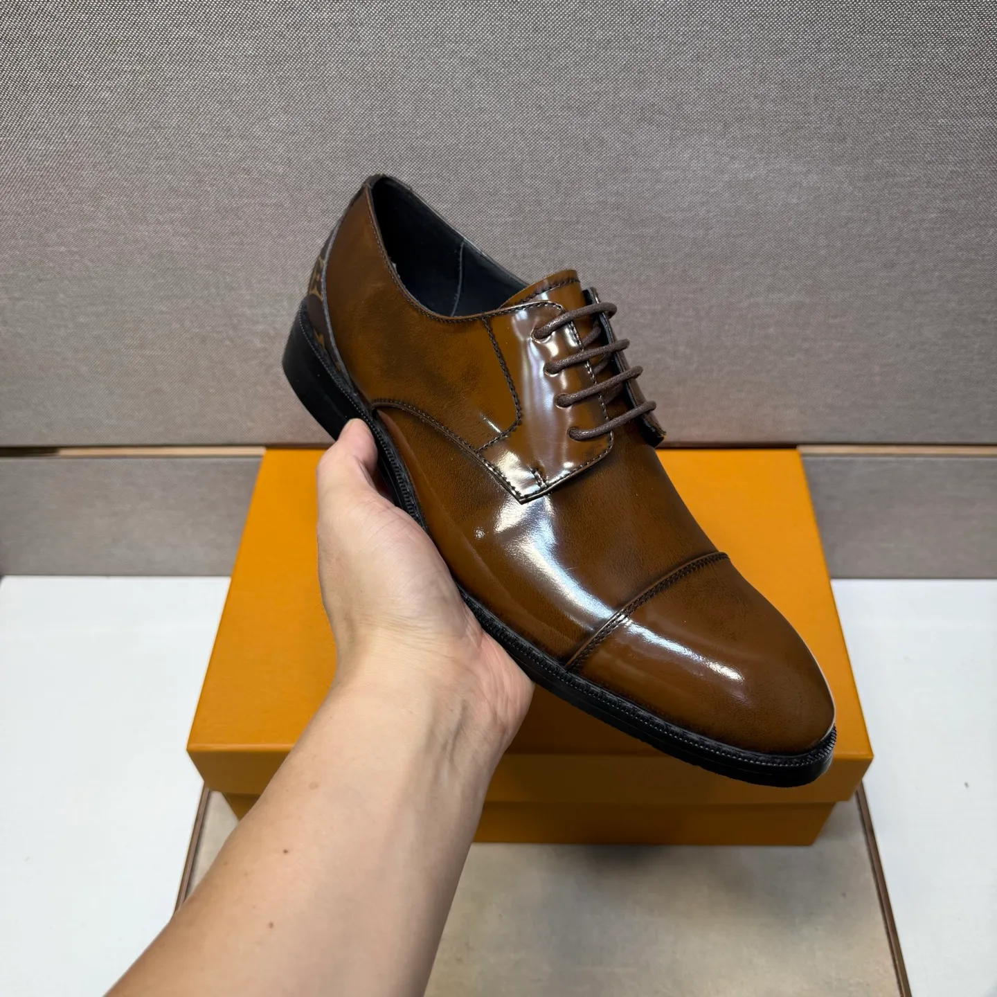 Men's men's shoes 💰pp500 [LV～] Men's casual formal leather shoes 2025z cabinet sales simultaneously 🔶Size: 38-44 #️⃣ 🔷2 colors🔜The upper is made of cowhide stitching ➕Cowhide lining, comfortable and breathable, sole: original comfortable and wear-resistant outsole, ⚠️real thing📱photographed🎬real thing is better📢📢📢